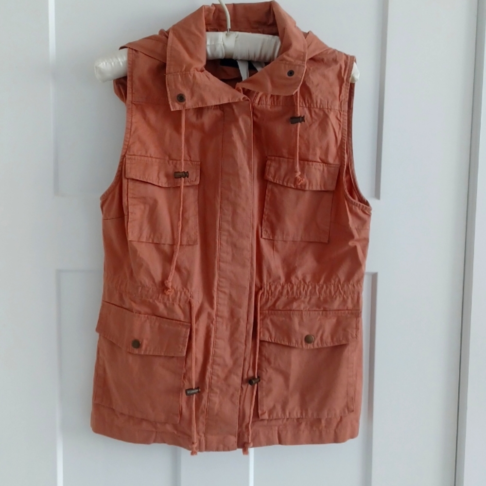 Vest with hoodie
